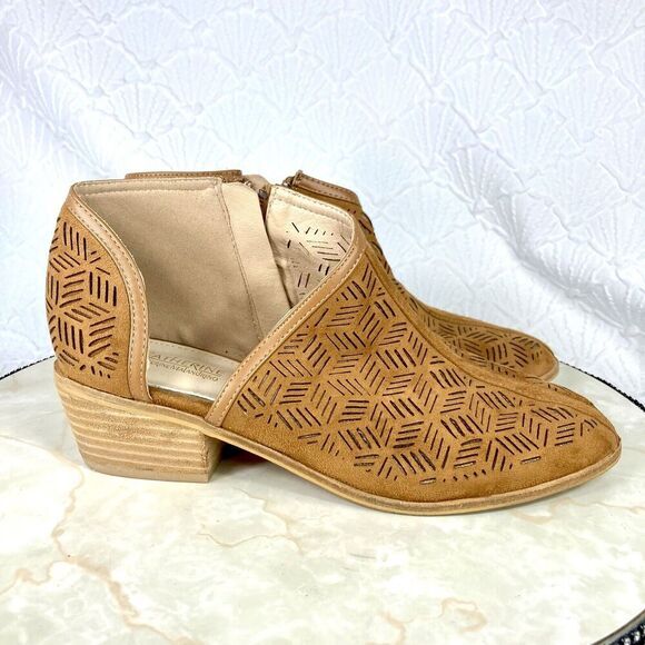 Catherine Malandrino Flakey Ankle Heel Boots Brown Faux Suede Boho Dressy Bootie - Picture 1 of 13